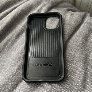 iPhone 12 Otterbox Symmetry case